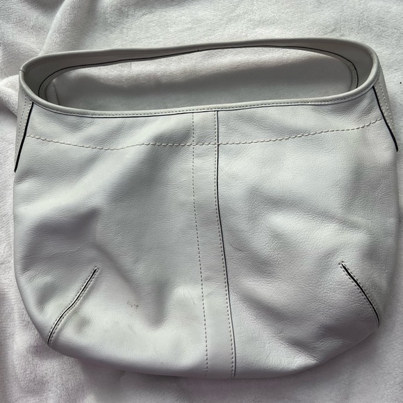 Limited edition white COACH bag! - Picture 4 of 8